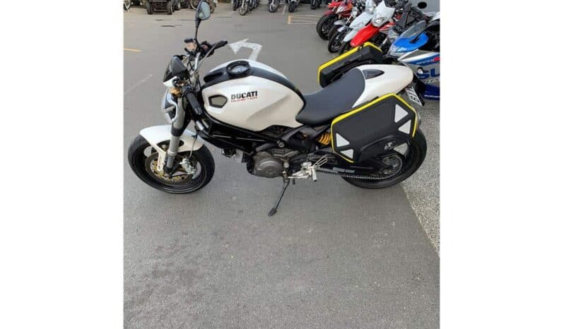 2011 Ducati Monster 696