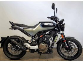 2021 Husqvarna SVARTPILEN 401