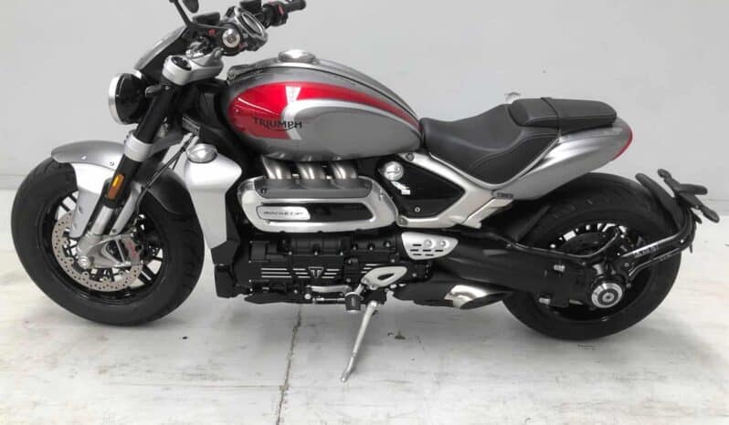 
								2022 Triumph Rocket 3 R full									