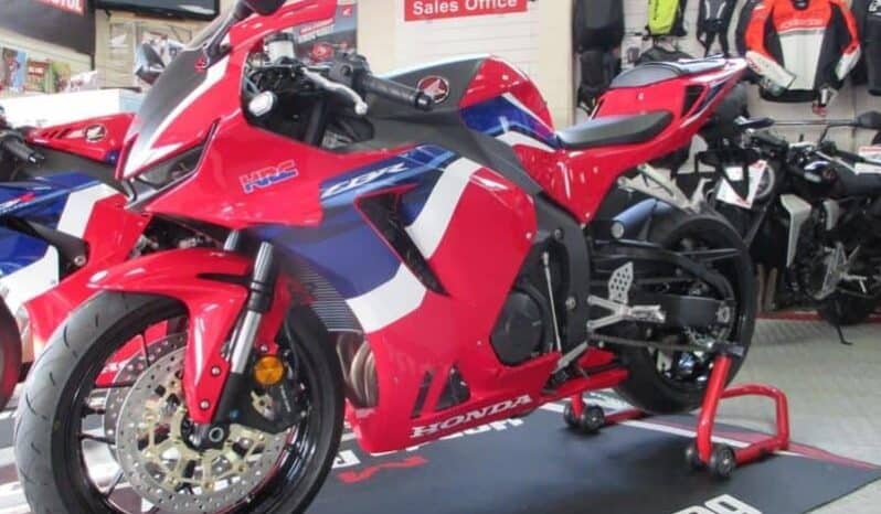 
								2021 Honda CBR600RR full									
