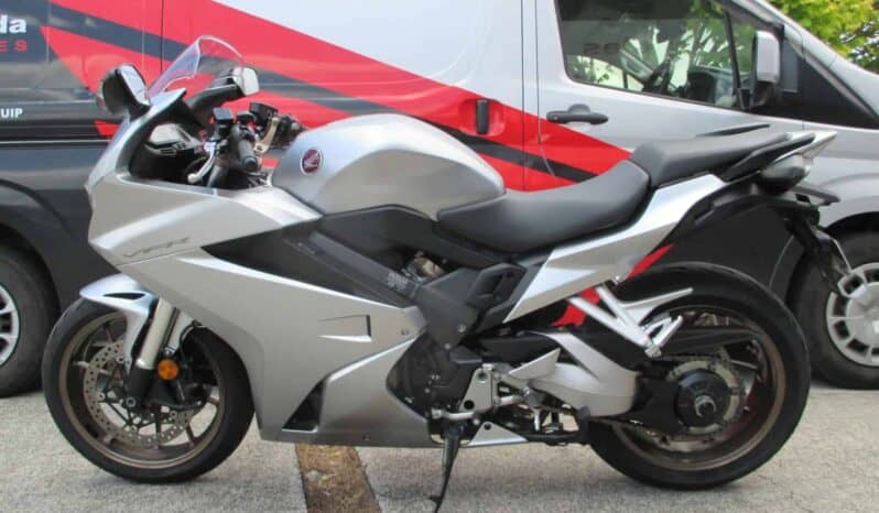 
								2019 Honda VFR800F full									