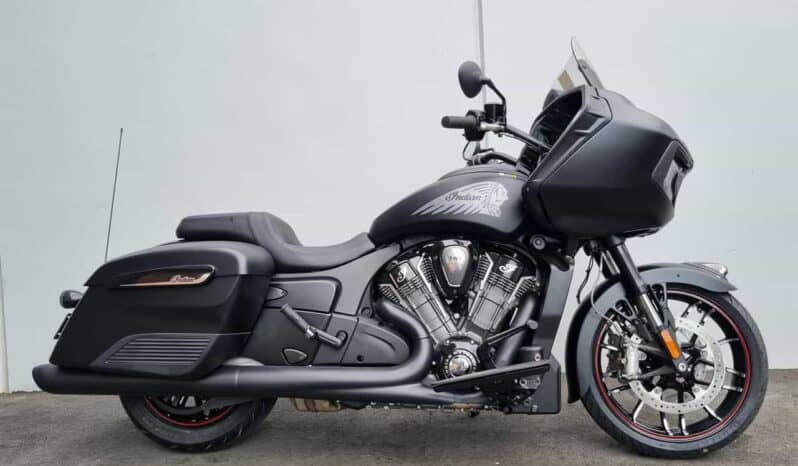 
								2021 Indian Challenger Dark Horse full									