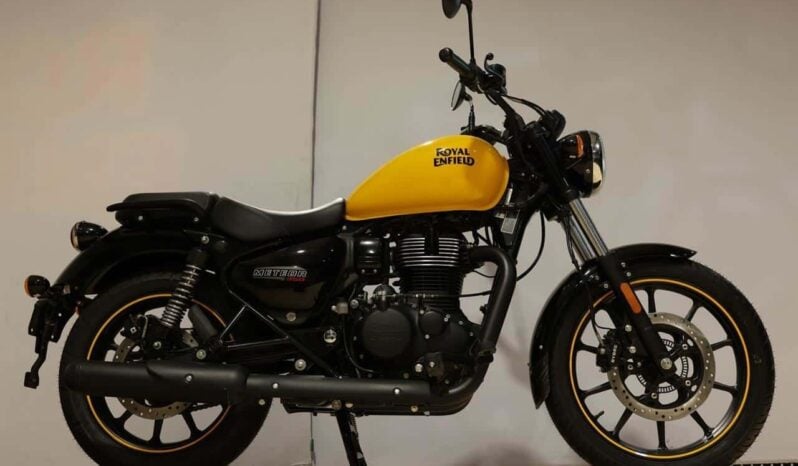 
								2021 Royal Enfield Meteor 350 Fireball full									