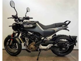 2021 Husqvarna SVARTPILEN 401