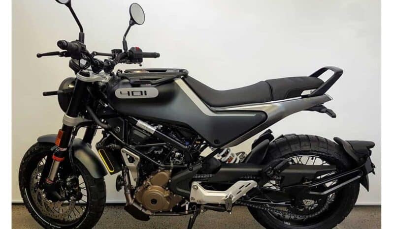 
								2021 Husqvarna SVARTPILEN 401 full									