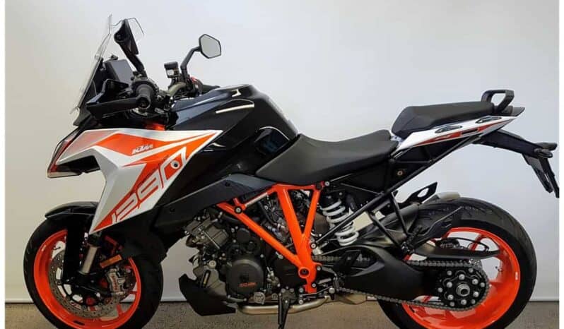 
								2021 KTM 1290 Super Duke GT full									
