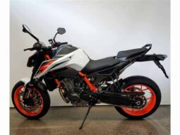 
										2021 KTM 890 Duke R full									