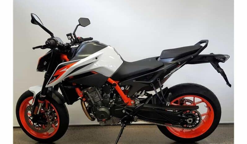 
								2021 KTM 890 Duke R full									