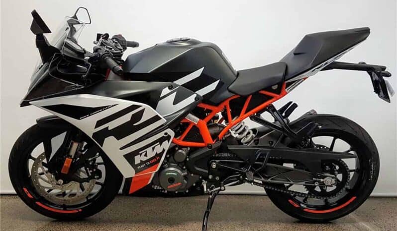 
								2021 KTM RC 390 full									