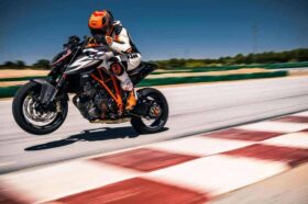 2019 KTM 1290 Super Duke R