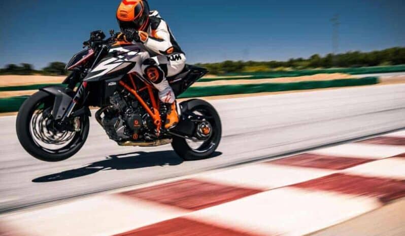 
								2019 KTM 1290 Super Duke R full									