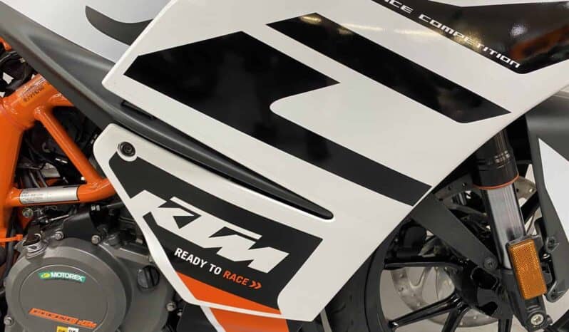 
								2021 KTM RC 390 full									