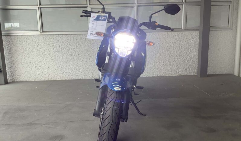 
								2021 Suzuki GSX250R full									