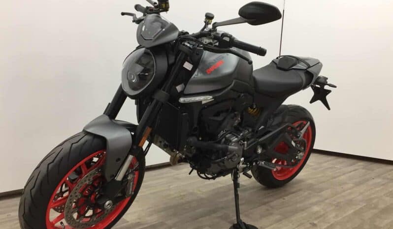
								2022 Ducati Monster Plus full									
