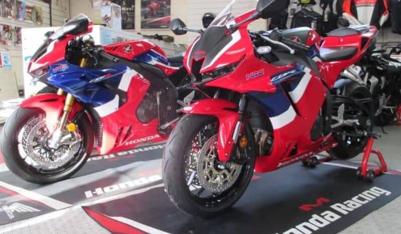 
								2021 Honda CBR600RR full									