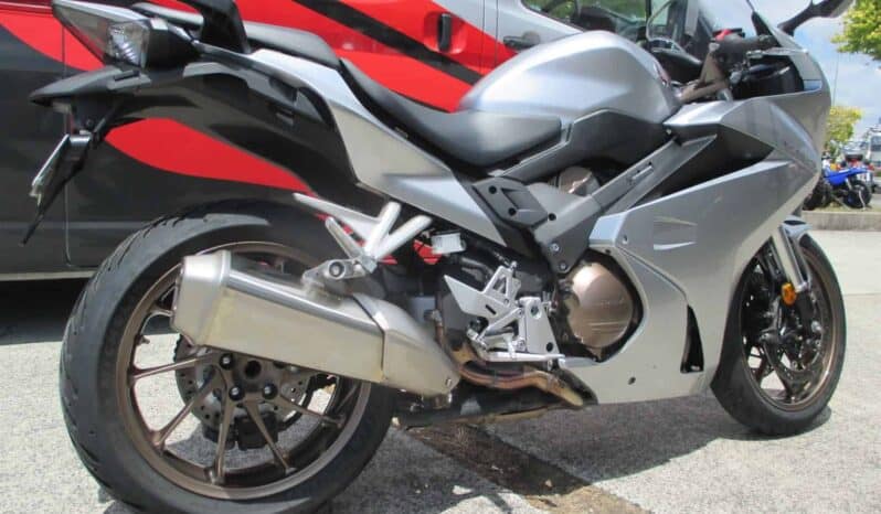 
								2019 Honda VFR800F full									