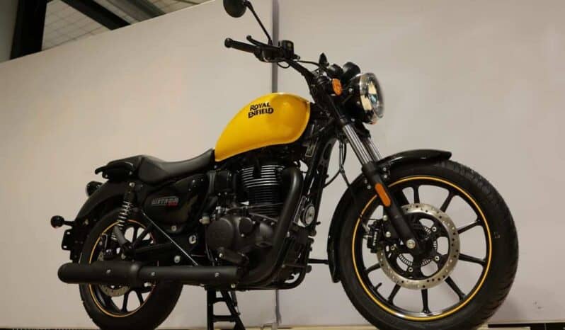 
								2021 Royal Enfield Meteor 350 Fireball full									
