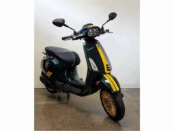 
										2021 Vespa Sprint 150 Racing Sixties full									