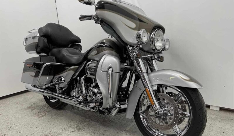 
								2013 Harley-Davidson CVO Limited 110 (FLHTKSE) full									