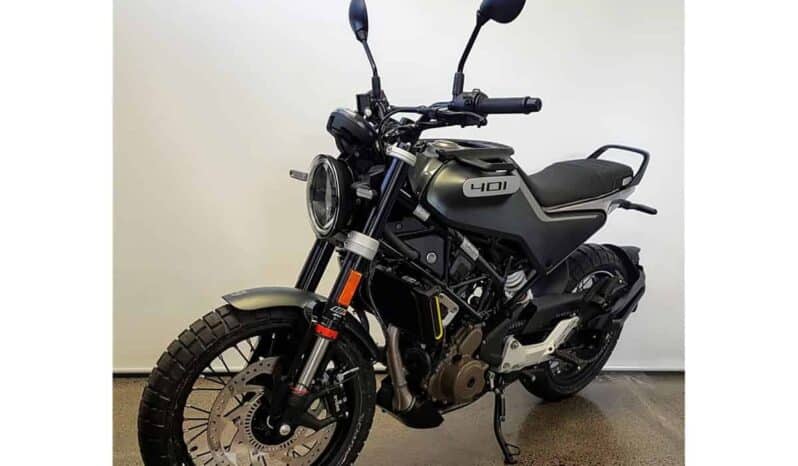 
								2021 Husqvarna SVARTPILEN 401 full									