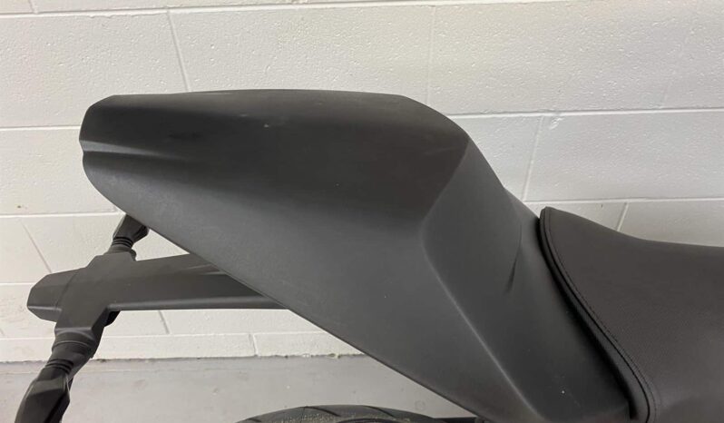 
								2021 KTM RC 390 full									