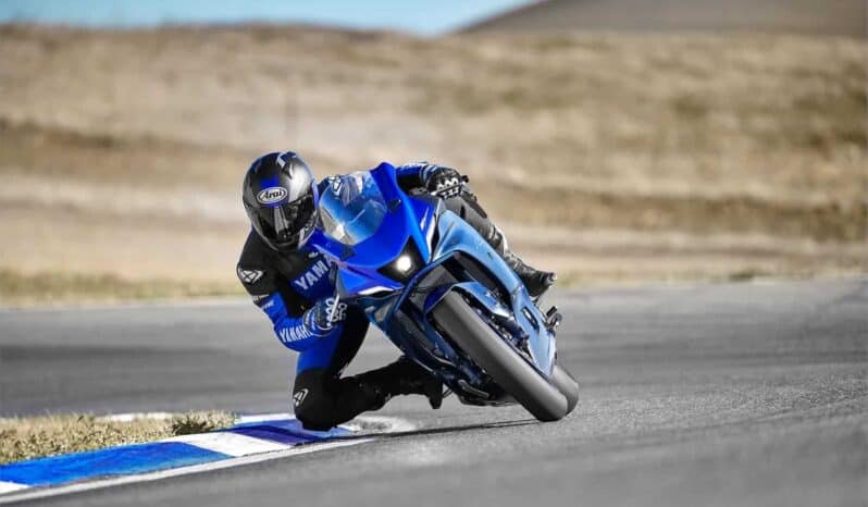 
								2022 Yamaha YZF-R7 (OW02) full									