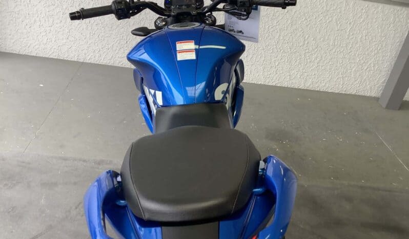 
								2021 Suzuki GSX250R full									
