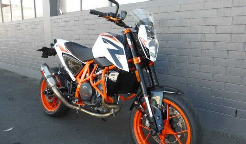 
								2015 KTM 690 Duke R full									