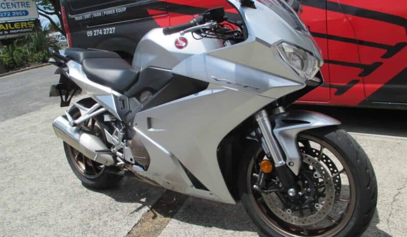
								2019 Honda VFR800F full									