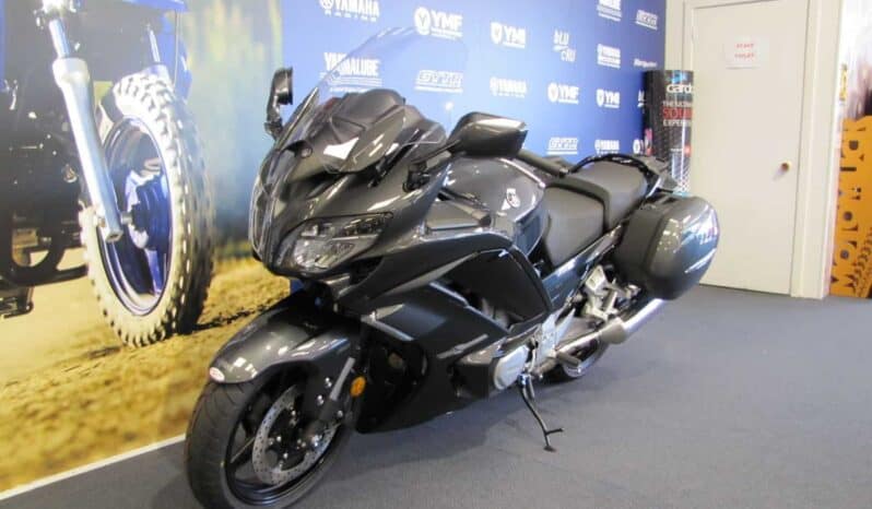 
								2021 Yamaha FJR1300 full									