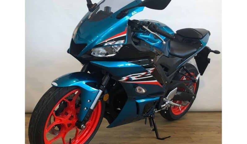 
								2021 Yamaha YZF-R3 full									