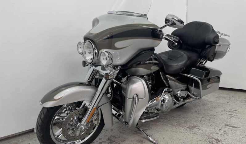 
								2013 Harley-Davidson CVO Limited 110 (FLHTKSE) full									