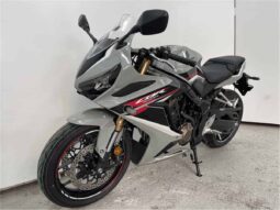 
										2021 Honda CBR650R ABS full									