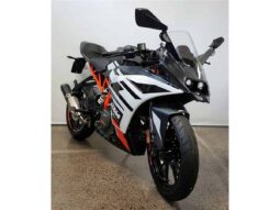 
										2021 KTM RC 390 full									
