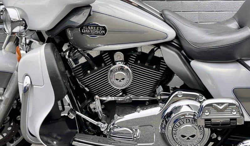 
								2009 Harley-Davidson Ultra Classic Electra Glide 1584 (FLHTCU) full									