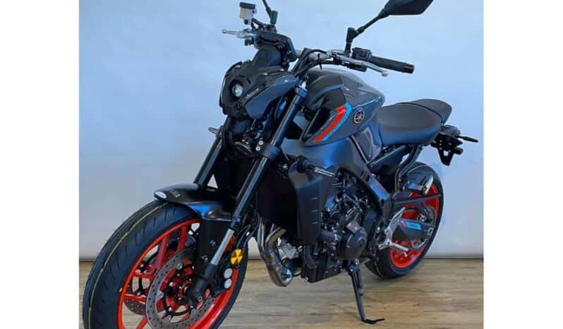 
								2021 Yamaha MT-09 full									
