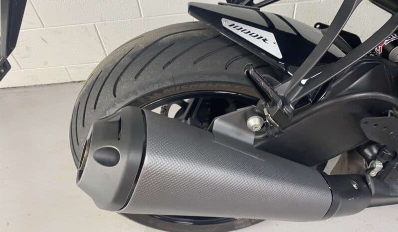 
								2010 Kawasaki Ninja ZX-10R ABS full									