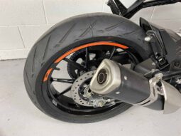 
										2021 KTM RC 390 full									