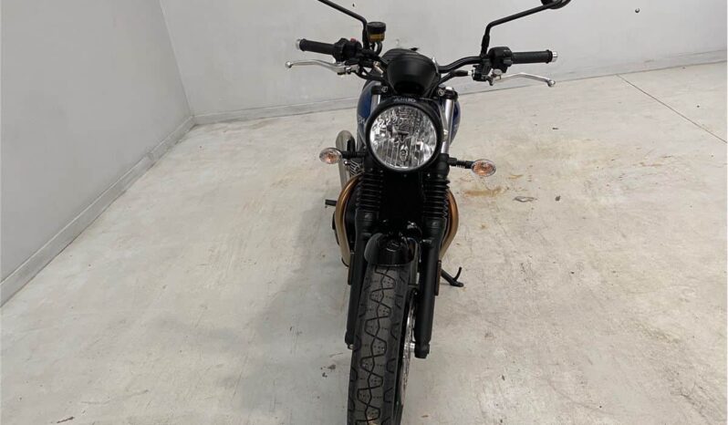
								2021 Triumph Street Twin full									