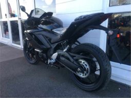 
										2021 Yamaha YZF-R3 full									