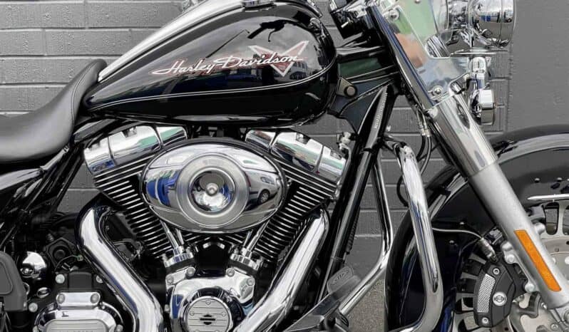 
								2012 Harley-Davidson Road King 1690 (FLHR) full									