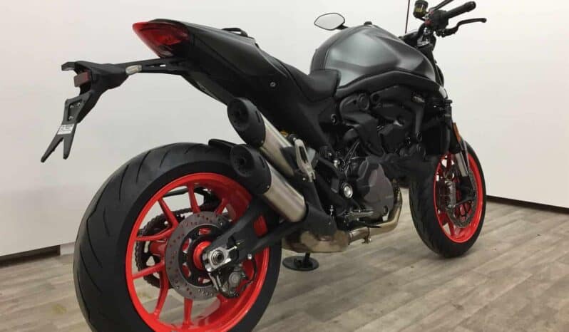
								2022 Ducati Monster Plus full									