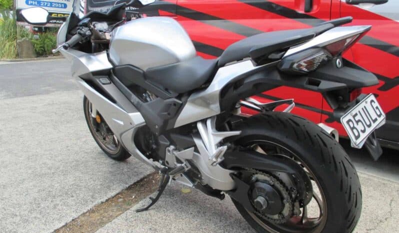 
								2019 Honda VFR800F full									