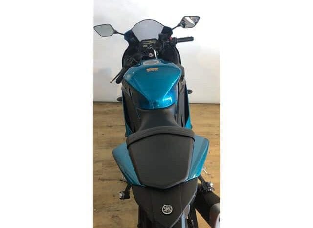 
								2021 Yamaha YZF-R3 full									