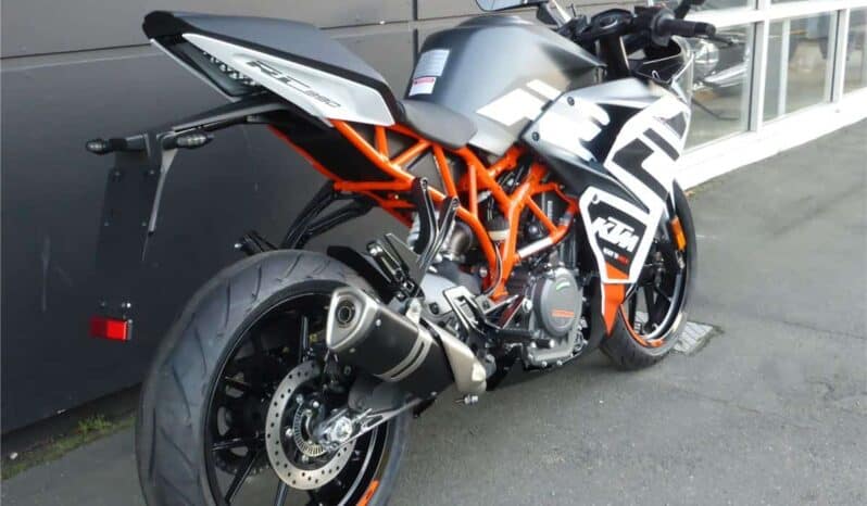 
								2021 KTM RC 390 full									
