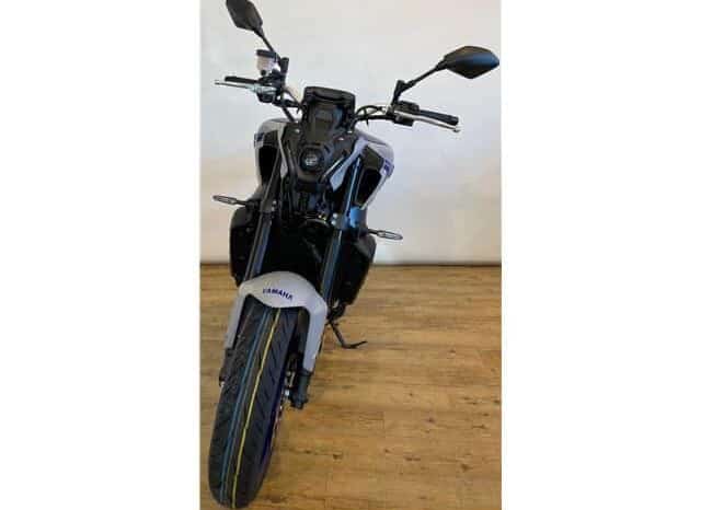 
								2021 Yamaha MT-09 full									