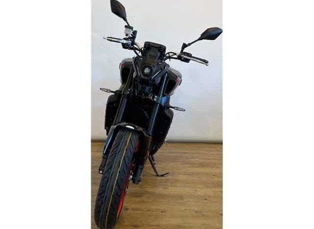 
								2021 Yamaha MT-09 full									